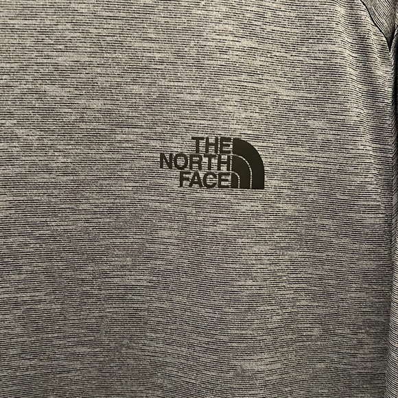 Grey The North Face T-Shirt - Picture 2 of 4